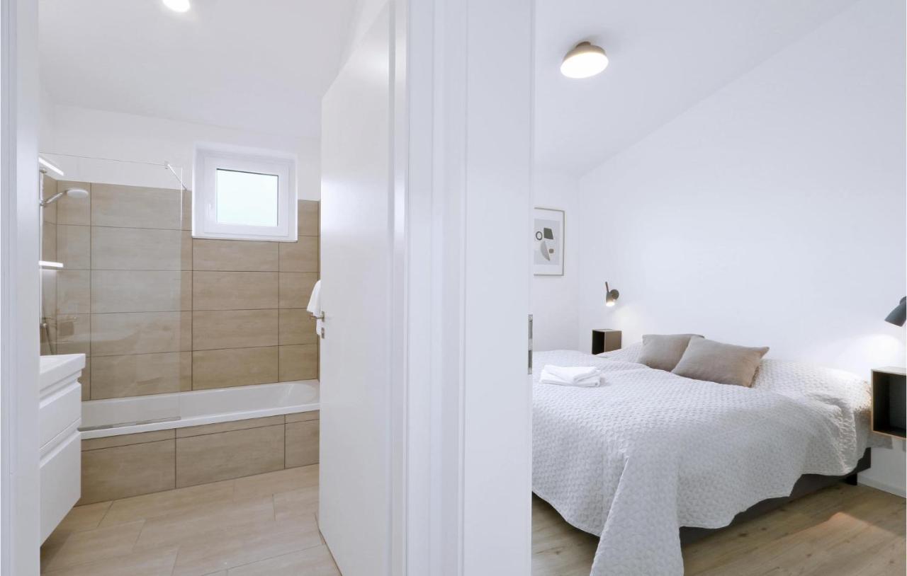 Stunning Home In Lembruch-Duemmer See With Wifi 외부 사진